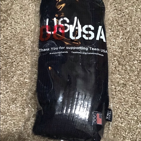 🆕Vintage 2014 Sochi winter game, cheer on your team gloves - Picture 3 of 4